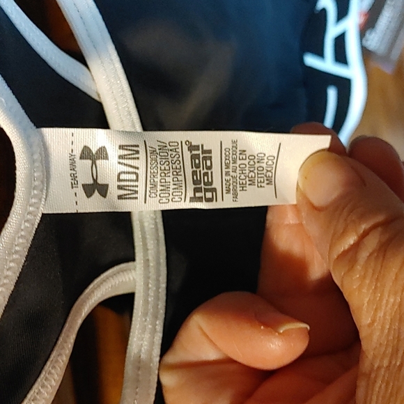 NWT Under Armour Women's Black & White Medium Racerback Sports Bra - Picture 3 of 5